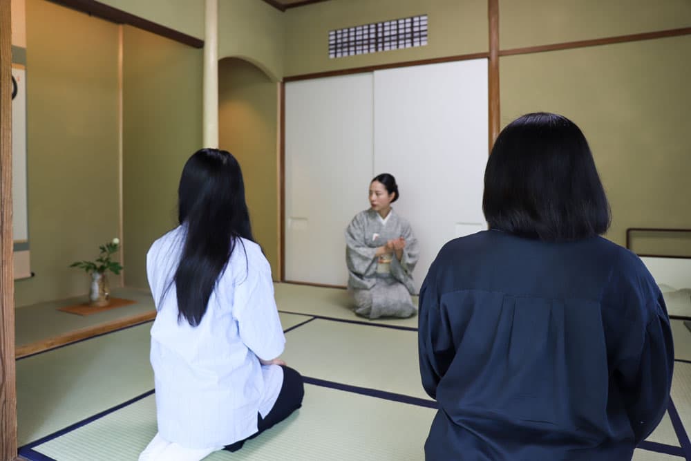 Introduction to the history  and etiquette of tea ceremony