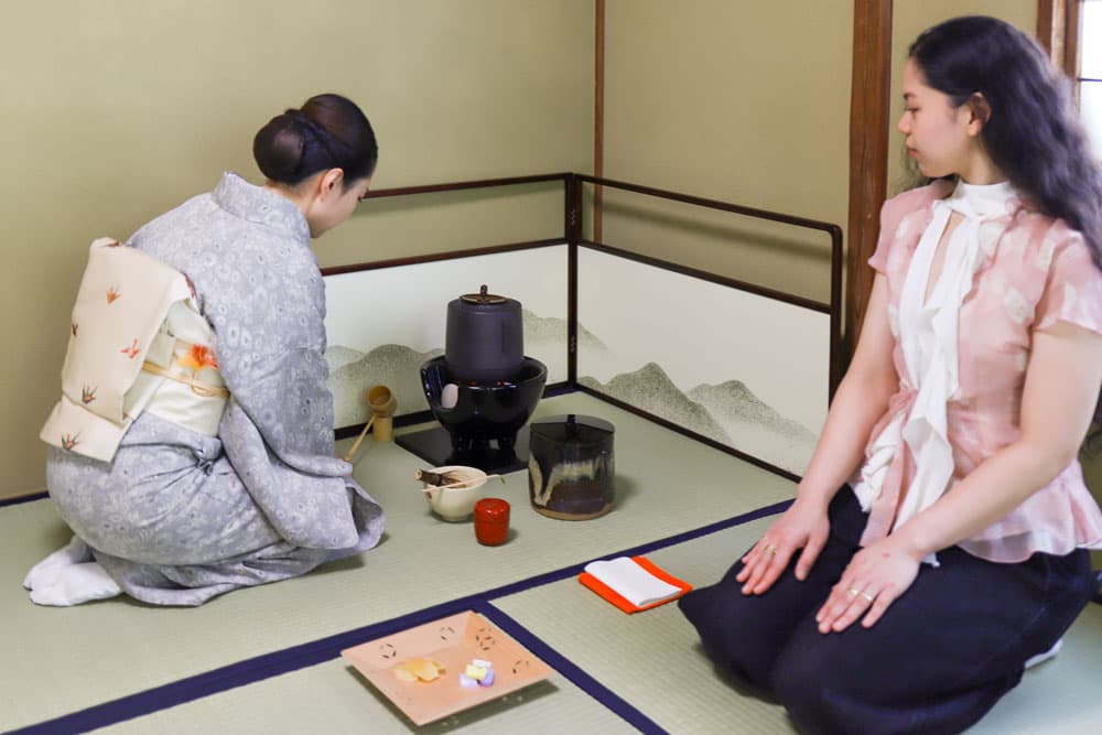 Demonstration  by the tea instructor 