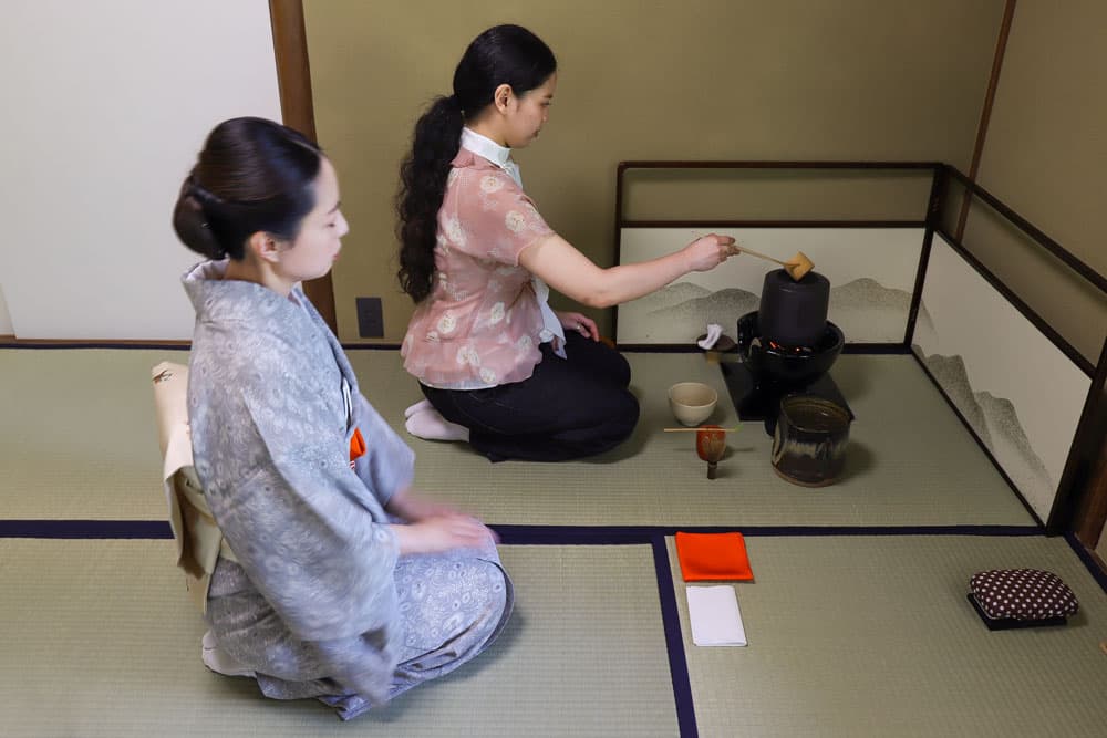 Hands-on experience: prepare  your own bowl of matcha 